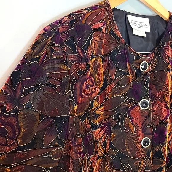 Women's Floral Velvet Jacket - Picture 2 of 8